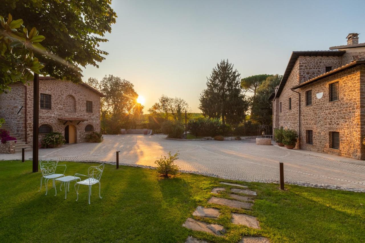 Resort Antico Borgo Molino 7cento Vicino Ai Giardini Di Ninfa